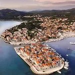 Apartment Ivan By The Sea