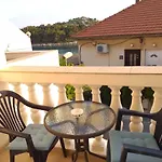 Apartment Ivan By The Sea *