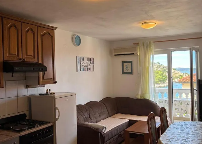 Apartment Ivan By The Sea *