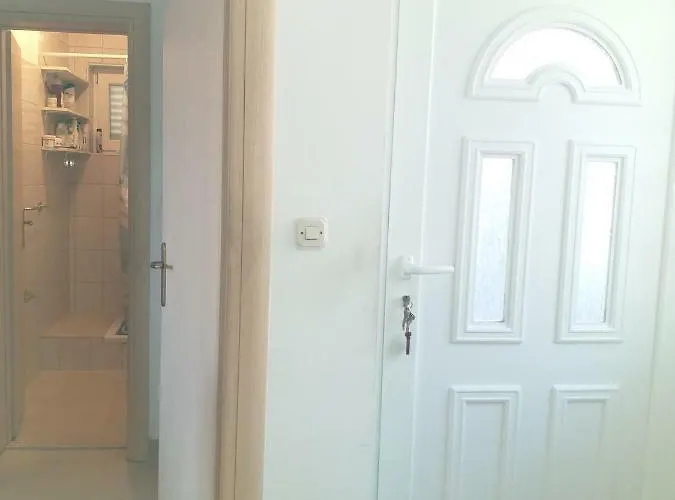 Apartman Ivan By The Sea *