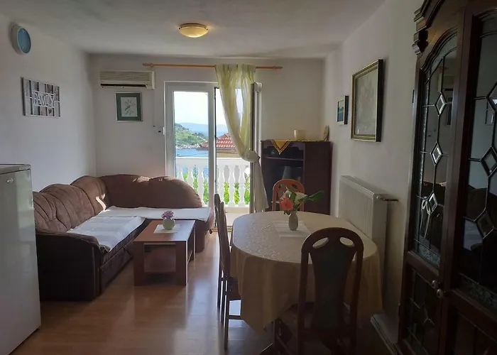 Ivan By The Sea Apartman